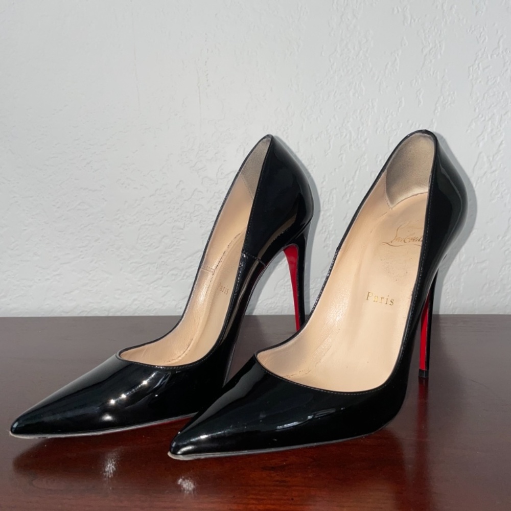 Christian Louboutin ‘So Kate’ Heel - Picture 2 of 10